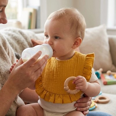 Bavoir bébé jaune confortable
